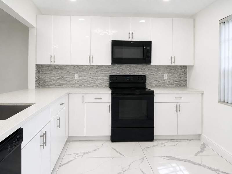 2 bedroom Villa at 23301 Barlake Drive #23, Lakes Of Boca Barwood 1, Boca Raton — photo 3