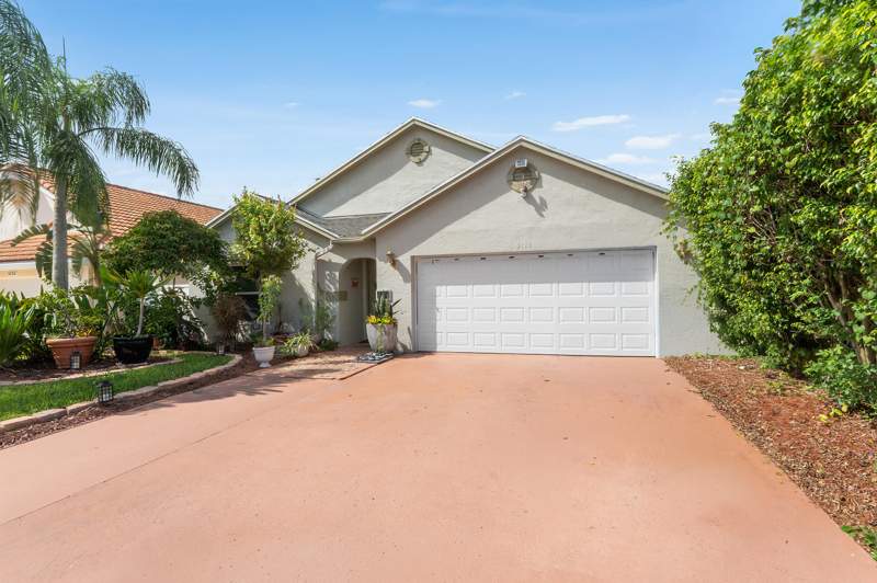 4 bedroom Single Family Residence at 5115 Foxhall Drive, Foxhall Ph 1, West Palm Beach — photo 3