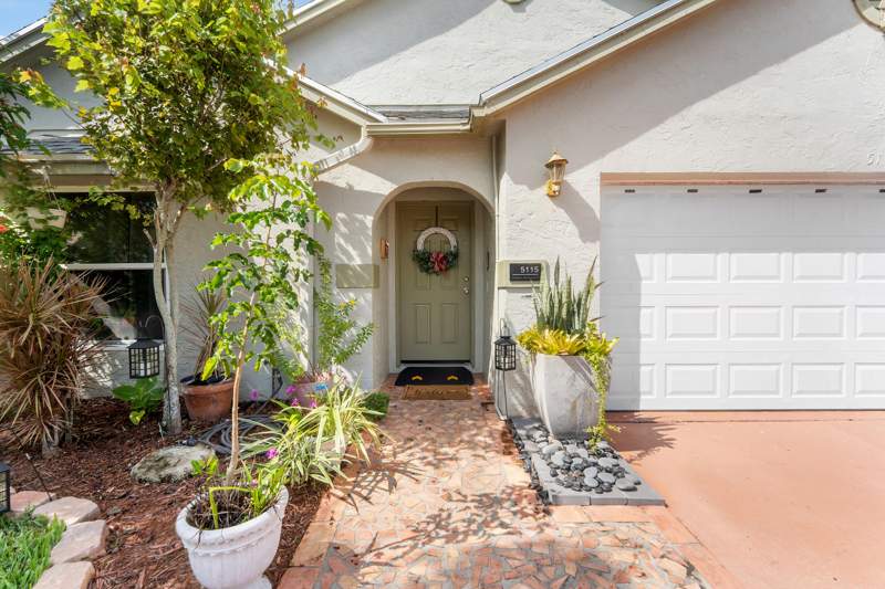 4 bedroom Single Family Residence at 5115 Foxhall Drive, Foxhall Ph 1, West Palm Beach — photo 5