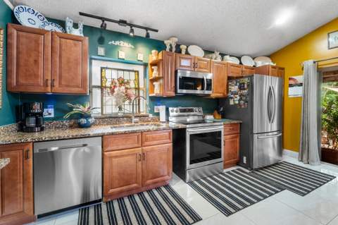 5115 Foxhall Drive, West Palm Beach FL - photo 9 of 50