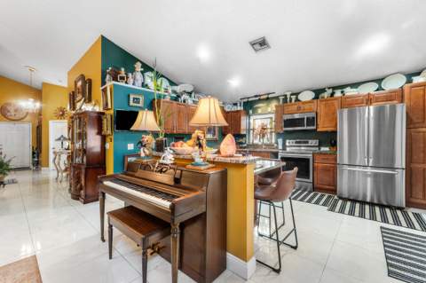 5115 Foxhall Drive, West Palm Beach FL - photo 7 of 50