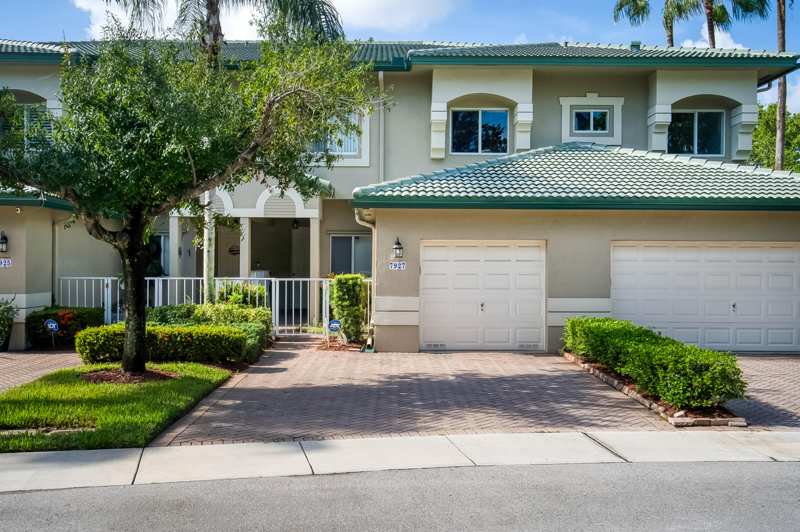 2 bedroom Condominium at 7927 Exeter Boulevard, Exeter Condominium, Tamarac — photo 1