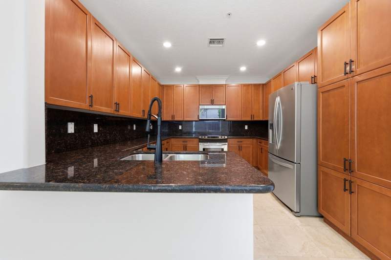3 bedroom Townhouse at 1812 NE 26th Avenue, Livermore Estates, Fort Lauderdale — photo 4