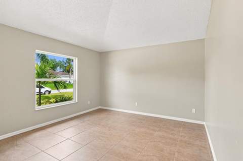 820 SW Jennifer Terrace, Port St. Lucie FL - photo 7 of 50