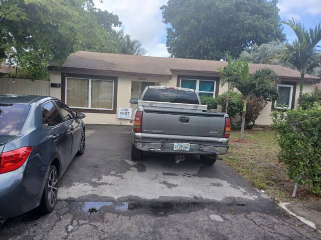 330 SW 14TH Street