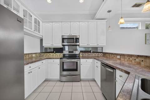 588 SW Saint Johns Bay, Port St. Lucie FL - photo 12 of 58