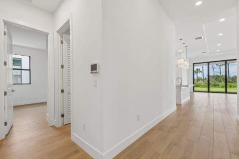 13761 SE Blackwood Drive, Port St. Lucie FL - photo 8 of 39