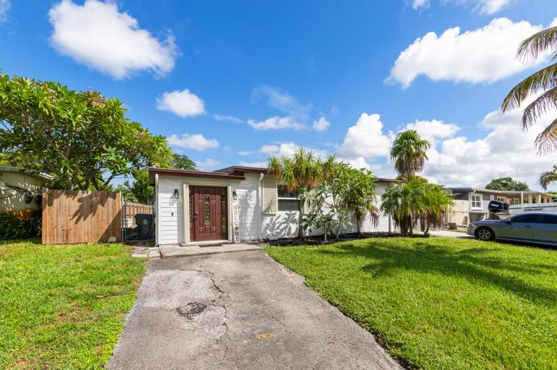 2 bedroom Single Family Residence at 5581 Calico Road, Forest Hill Village 1, West Palm Beach — photo 2