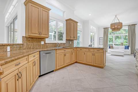 23 Windward Isle, Palm Beach Gardens FL - photo 13 of 47