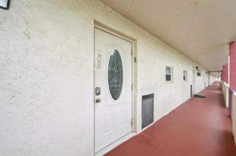 9400 N Hollybrook Lake Drive #208, Pembroke Pines FL - photo 10 of 39