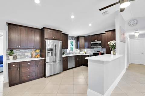 432 SW Natura Avenue, Deerfield Beach FL - photo 13 of 58