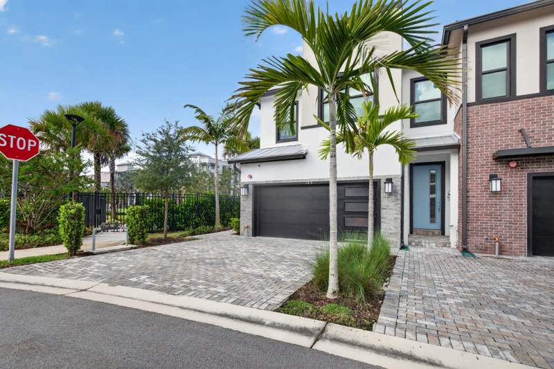 3 bedroom Townhouse at 765 NW 84th Terrace, American Express Tract, Plantation — photo 2