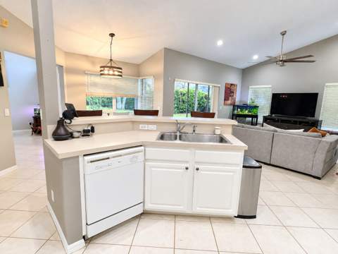 2783 E Abiaca Circle, Davie FL - photo 9 of 28