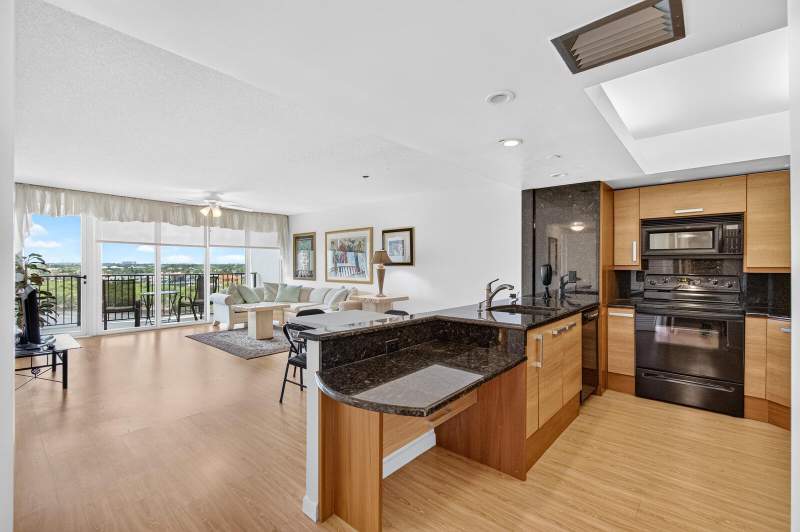 1 bedroom Condominium at 4750 S Ocean Boulevard #907, Aberdeen Arms , Highland Beach — photo 4