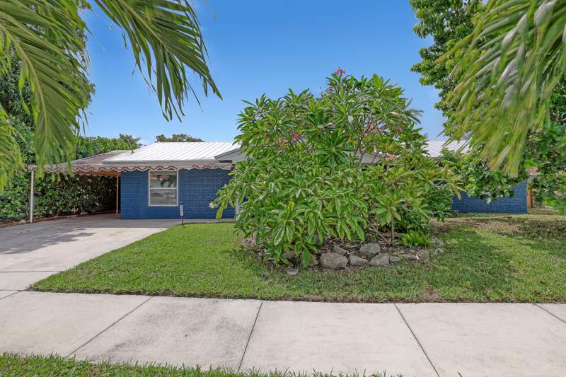 4 bedroom Single Family Residence at 1707 E Terrace Drive, Lake Clarke Terrace In, Lake Worth Beach — photo 4