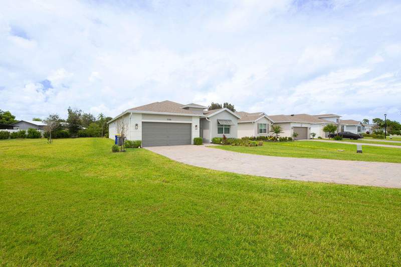 4 bedroom Single Family Residence at 5788 SE Skyblue Circle, Kanner Lake (Aka Willow Pointe), Stuart — photo 4