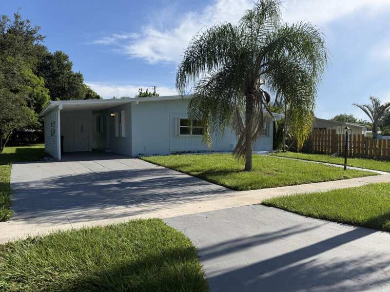 2 bedroom Single Family Residence at 111 SE Castana Court, River Park Unit 5, Port St. Lucie — photo 1