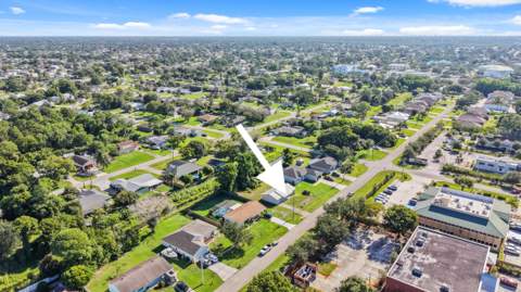 209 SW Chapman Avenue, Port St. Lucie FL - photo 7 of 9