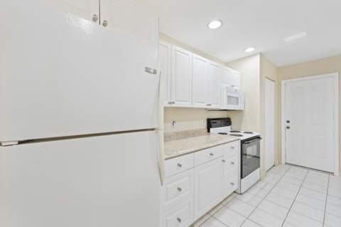 209 SW Chapman Avenue, Port St. Lucie FL - photo 6 of 9