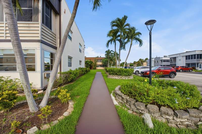 1 bedroom Condominium at 479 Burgundy J, Kings Point Burgundy Condos, Delray Beach — photo 4