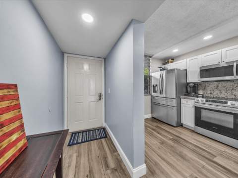 1701 Whitehall Drive #302, Davie FL - photo 6 of 28
