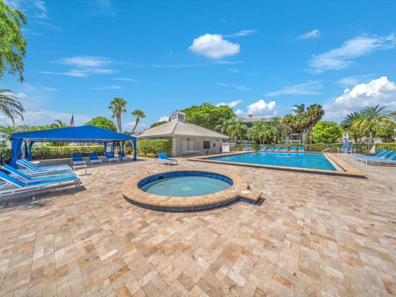 2 bedroom Condominium at 1701 Whitehall Drive #302, Condo 27 Of Whitehall Condos, Davie — photo 5