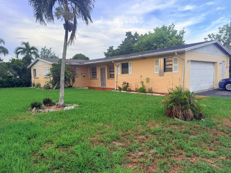 3 bedroom Single Family Residence at 1600 NW 47th Avenue, Flair Sub No 5, Lauderhill — photo 2