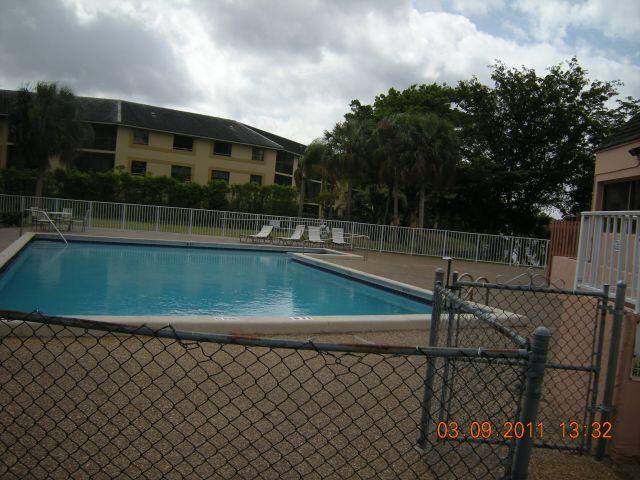 2 bedroom Townhouse at 8921 NW 28th Drive #F, Sun And Lake Condo, Coral Springs — photo 3