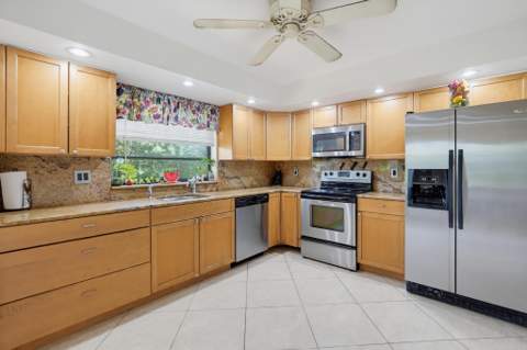 4696 Greentree Path #A, Boynton Beach FL - photo 14 of 27