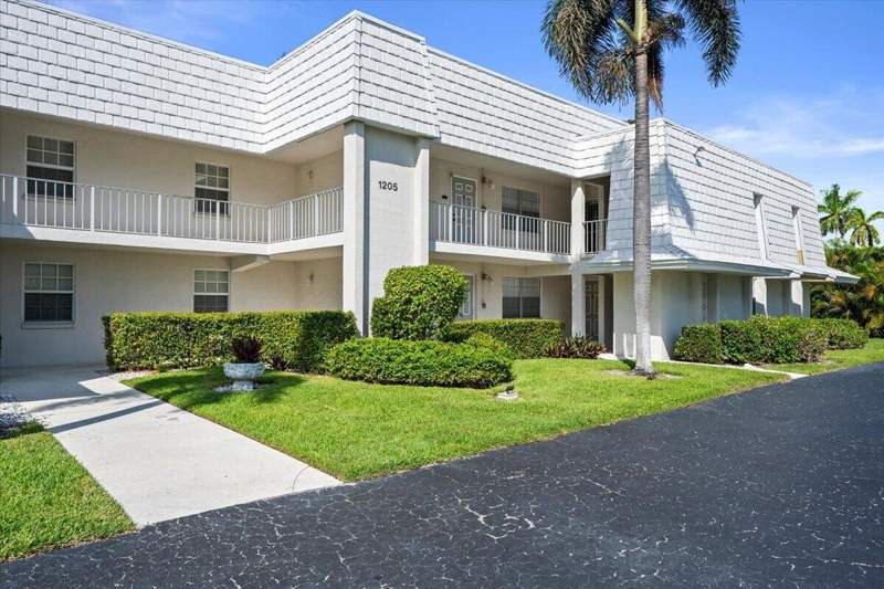 3 bedroom Condominium at 1205 Sandy Lane #249, Sugar Sands Condo 14, Riviera Beach — photo 2
