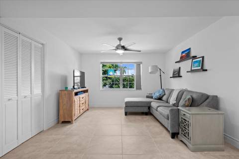 1205 Sandy Lane #249, Riviera Beach FL - photo 9 of 33
