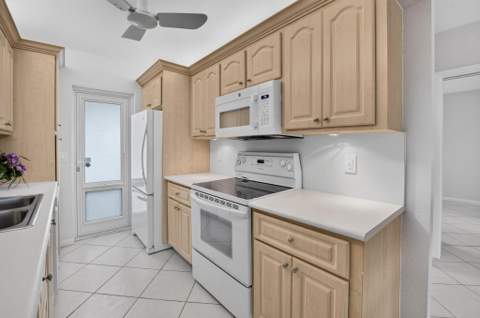3100 S Ocean Boulevard #1180, Highland Beach FL - photo 12 of 57
