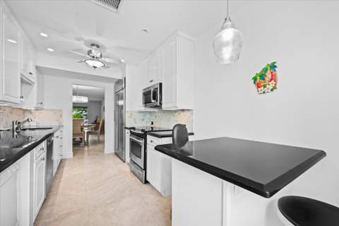 1205 Sandy Lane #249, Riviera Beach FL - photo 15 of 33