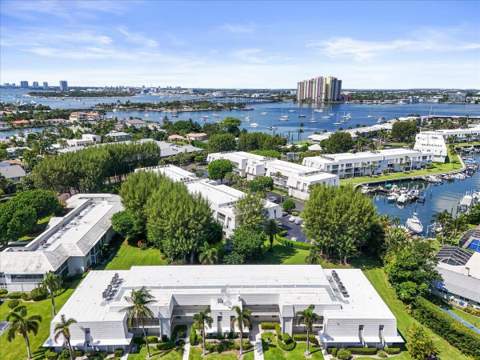 1205 Sandy Lane #249, Riviera Beach FL - photo 24 of 33