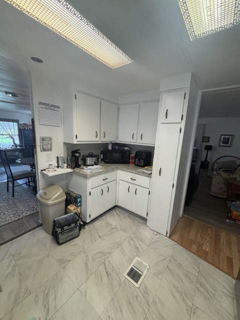 4042 Royal Manor Boulevard, Boynton Beach FL - photo 18 of 33