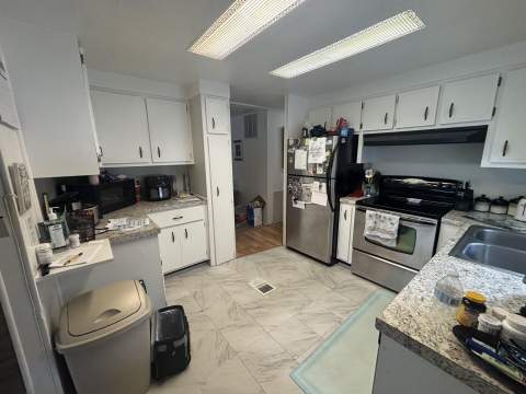 4042 Royal Manor Boulevard, Boynton Beach FL - photo 16 of 33