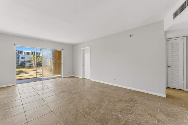 2 bedroom Condominium at 1638 Embassy Drive #208, Jamestown Condo, West Palm Beach — photo 2