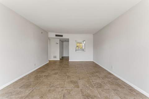1638 Embassy Drive #208, West Palm Beach FL - photo 6 of 40