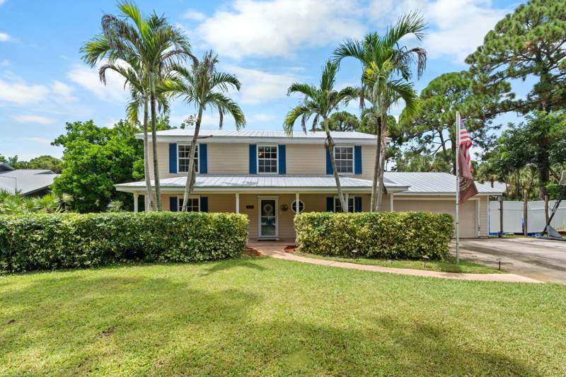 4 bedroom Single Family Residence at 330 NE Town Terrace, Pinecrest Lakes, Jensen Beach — photo 2