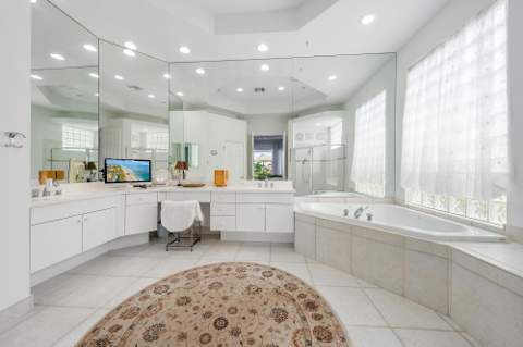 9054 Lakes Boulevard, West Palm Beach FL - photo 19 of 57