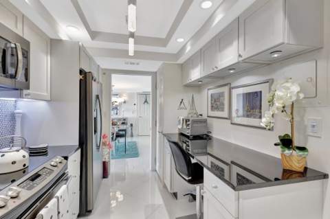2000 Presidential Way #Ph5, West Palm Beach FL - photo 13 of 45