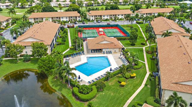 1302 Pinecrest Circle #Unit c, home for sale in Jupiter