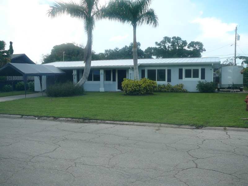 3 bedroom Single Family Residence at 2100 W Esplanade, Cortez Estates Unit 1, Fort Pierce — photo 1