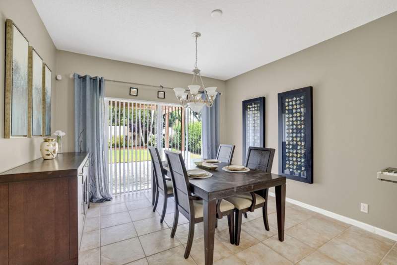 4 bedroom Single Family Residence at 10212 NW 7 Street, Oakwood — photo 3