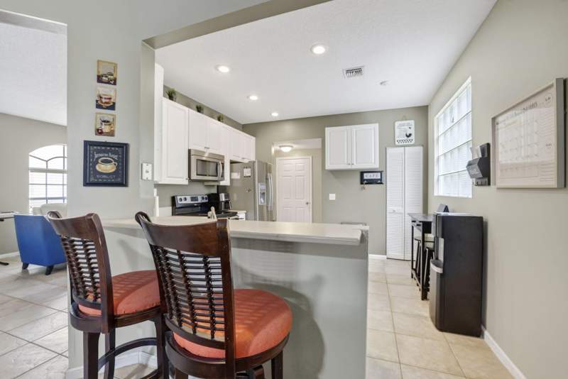 4 bedroom Single Family Residence at 10212 NW 7 Street, Oakwood — photo 5