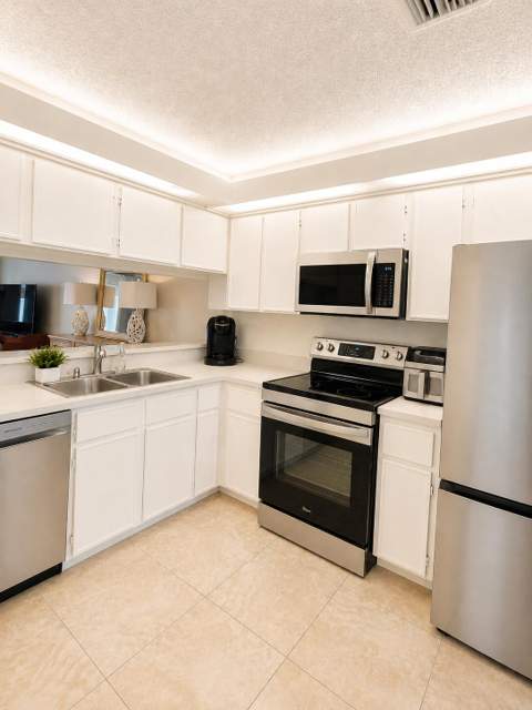 6262 Riverwalk Lane #3, Jupiter FL - photo 9 of 16