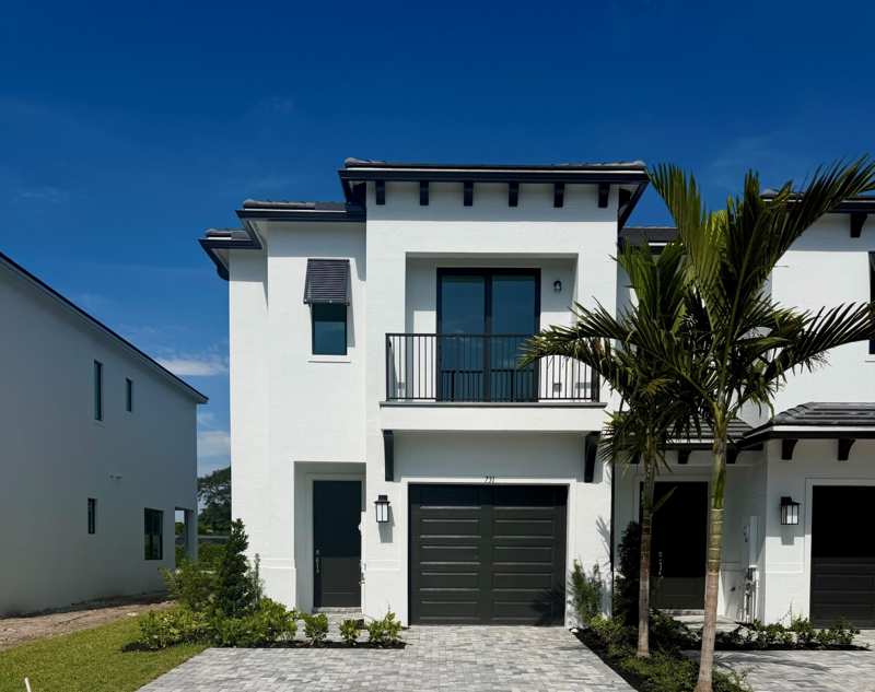 3 bedroom Townhouse at 731 Nove Boulevard #10 Mangrove, Coral Edge, Margate — photo 1