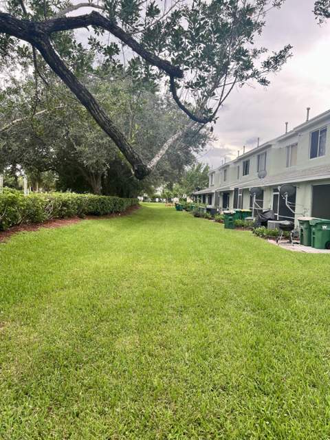 7844 Dixie Beach Circle, Tamarac FL - photo 22 of 28