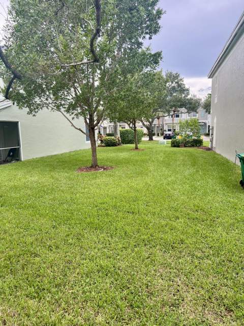 7844 Dixie Beach Circle, Tamarac FL - photo 23 of 28