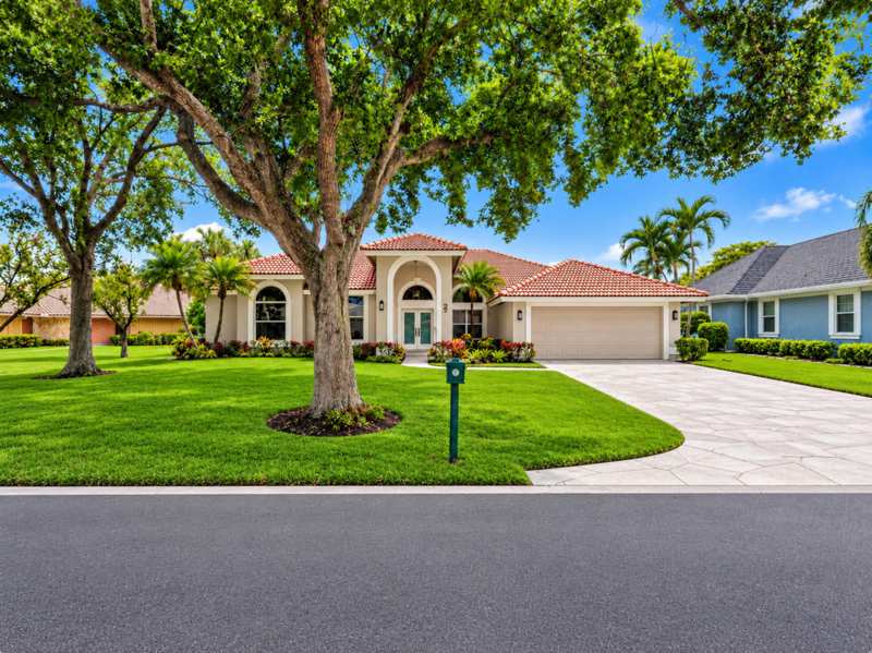 4 bedroom Single Family Residence at 2 Old Fence Road, PGA Resort Community 2, Palm Beach Gardens — photo 1